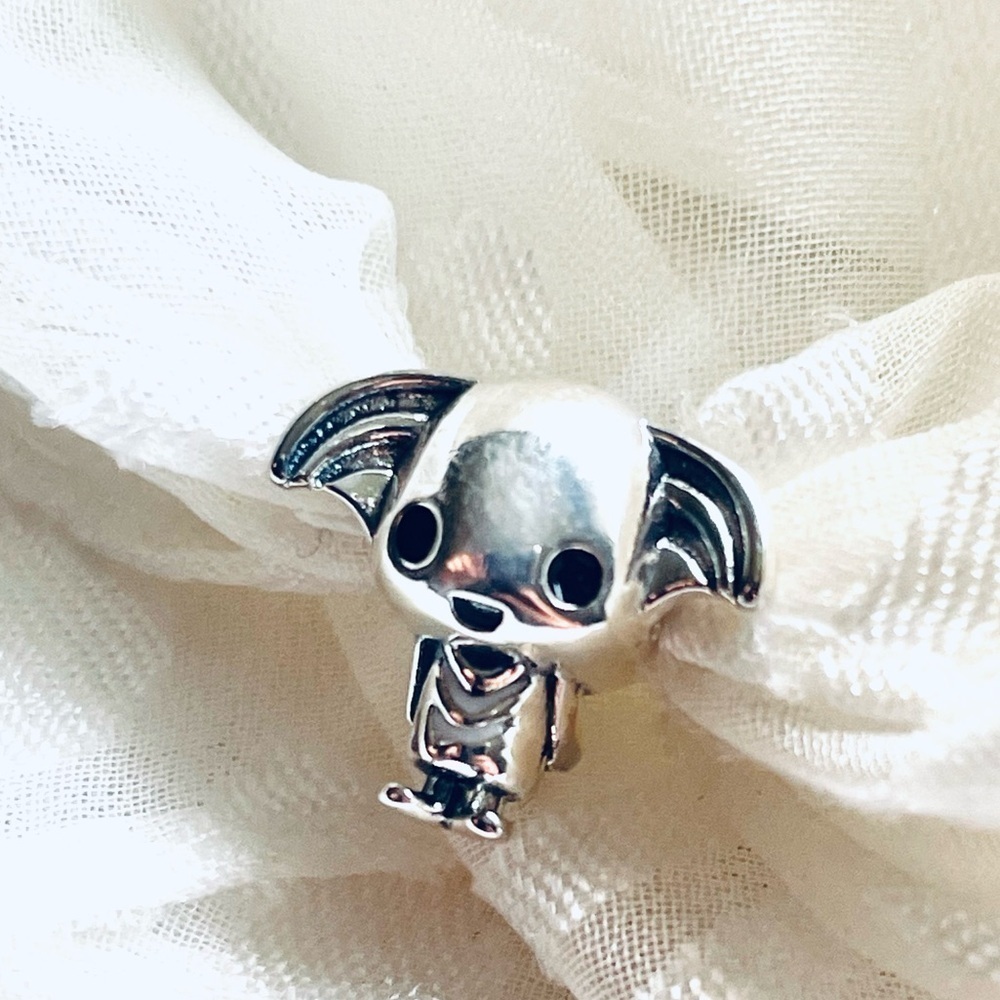 π§ββοΈ NWOT Dobby The Free Elf β Harry Potter Charm β¨ - Picture 2 of 9